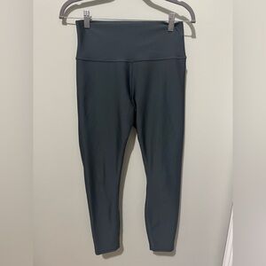 ALO Yoga 7/8 High-Waist Airlift Leggings in Anthracite